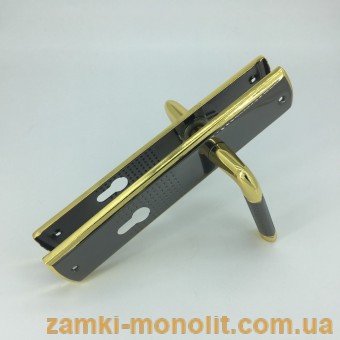 Ручка дверная на планке TRIKS 902-51K